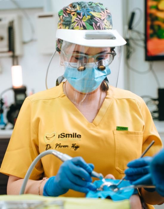 Équipe dentaire professionnelle iSmile Hay Riad
